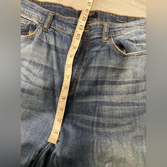 Judy Blue Size 16W Boyfriend Fit Distressed Straight Leg Medium Wash Denim Jeans - Picture 10 of 11